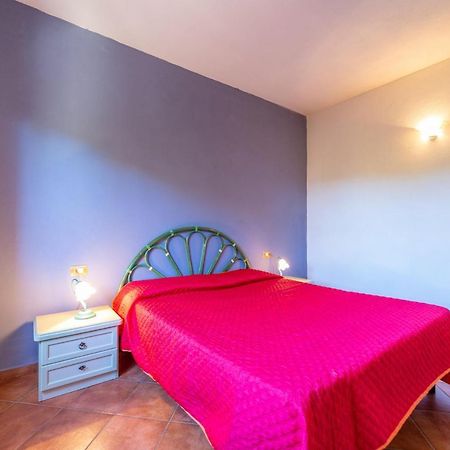 Aparthotel Il Faro San Teodoro Extérieur photo