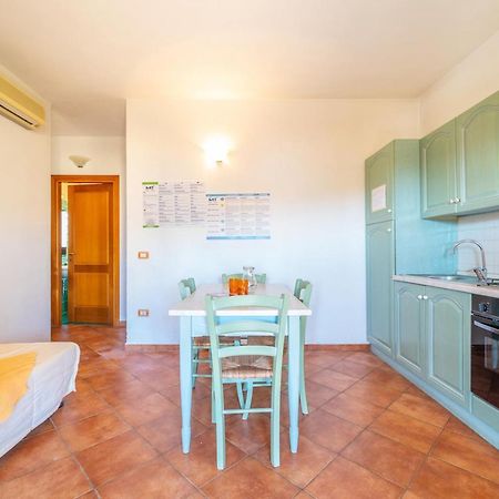 Aparthotel Il Faro San Teodoro Extérieur photo