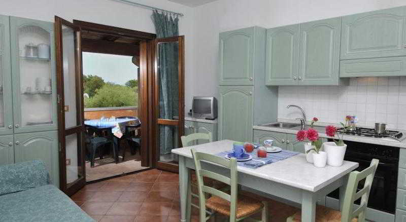 Aparthotel Il Faro San Teodoro Extérieur photo